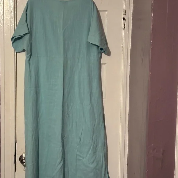 Nomad Soft Blue V-Neck Top - Picture 8 of 11